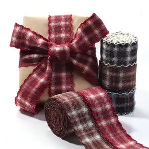 Ruban en tissu écossais style britannique avec bordure en dentelle, idéal pour cadeaux et DIY.