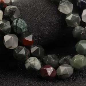 Perline in pietra naturale sfaccettata cristallo agata dettaglio, accessori gioielli fai da te.