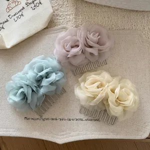 Schicker Stoffblumen Haarkamm Set, elegante transparente Blumen Haaraccessoires für Frisuren.