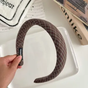Klassischer brauner Karo Haarreif, Retro breiter Schwamm Haarband, eleganter modischer Haarschmuck.