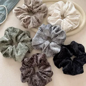 Einfarbige Elastische Plüsch Haargummis Für Damen Weiche Plissierte Große Haarbänder Winter Herbst Koreanische Süße Haar Accessoires