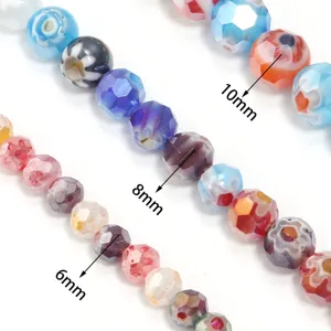 Kleurrijke gefacetteerde duizendbloemige glasparels voor handgemaakte sieraden en armbanden.