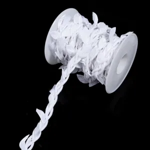 Witte bladrand trim, stoffen bladwijnstok voor naai kleding accessoires en knutselen.