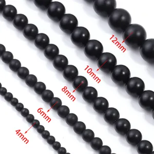 Zwarte matte agaat ronde losse kralen in verschillende maten voor het het maken van sieraden.