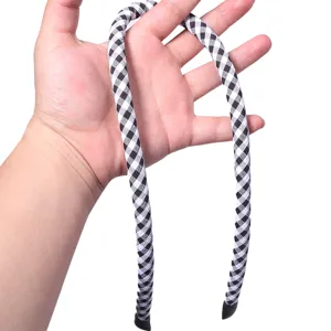 Schwarz-weißer Vichy-Karo gefüllter Stoffstreifen für DIY handgemachte geflochtene Haarschmuck-Accessoires