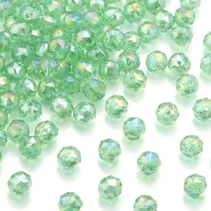 Perle di cristallo sfaccettate verdi per gioielli fai da te, ideali per collane e bracciali.