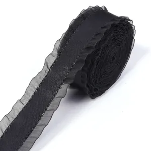 Nastro arricciato pieghettato nero dettaglio per accessori di abbigliamento e confezioni regalo