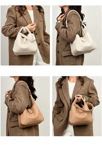 Vue détaillée du sac seau souple en cuir motif litchi pour femme, élégant et pratique.