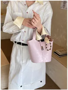 Borsa a secchiello con orsetto donna elegante borsa a mano in pelle PU borsa a tracolla versatile