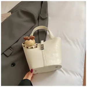 Borsa a secchiello con orsetto carino per donna, elegante borsa a mano e a spalla in PU.