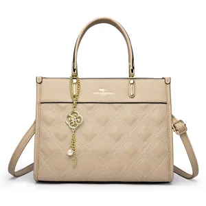 Stylish women leather quilted tote bag large capacity casual shoulder handbag for daily use
