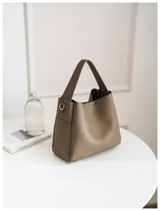 Large capacity soft leather bucket bag, high-end versatile shoulder handbag for women.