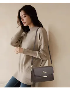 Casual brown leather crossbody shoulder bag for women, stylish daily commute handbag purse.