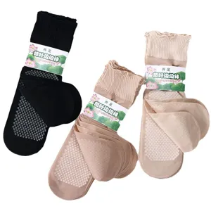 Rüschen-Kurzsocken mit Anti-Rutsch-Massage-Noppen, atmungsaktiver Baumwollboden, bequem.