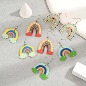 Creatieve geometrische wolken regenboog acryl oorhangers voor vrouwen modieuze unieke sieraden.