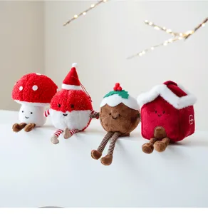Set di ornamenti di bambole di peluche di Natale simpatico fungo casa pudding giocattolo