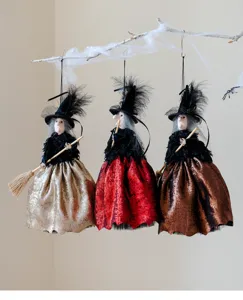 Süße Halloween Hexe Hängende Dekoration Set, Stoff Hexen Requisiten mit Besen für Party.