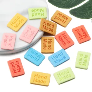 Kleurrijke gebosseleerde microvezel lederen handgemaakte labels voor DIY kleding tassen decoratie.