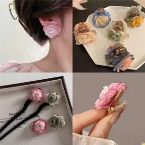Detailansicht der 4cm Chiffon handgemachten Blumen Haarklammern, Ohrringe und DIY Accessoires.