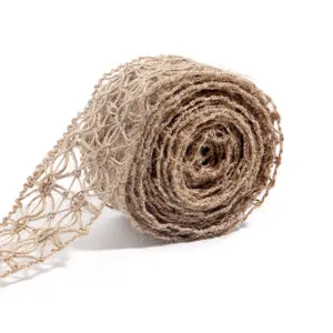 Rotolo di nastro in iuta naturale, passamaneria traforata per confezioni regalo e floreali.