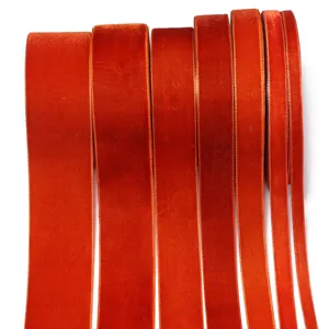 Einseitige Samtband Rollen in verschiedenen Breiten für Geschenkverpackung, Basteln und Nähen.