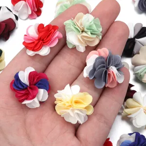 Fiori in tessuto tricolore fatti a mano da 2,5 cm, perfetti per accessori per capelli fai da te.