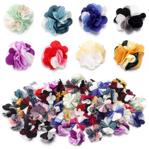 Fiori di stoffa fatti a mano 2.5cm colorati a tre colori accessori capelli fai da te.