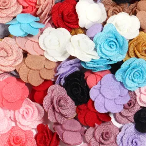 Fiori di rosa in tessuto glitterato assortiti per spille fai-da-te accessori per cappelli