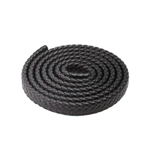 Zwart gevlochten PU-lederen koord voor doe-het-zelf accessoires, tassenbanden en armbanden.
