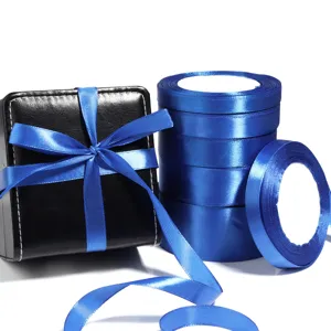 Set di rotoli di nastro in raso blu con scatola regalo nera per decorazioni nuziali e fai da te.