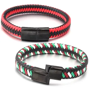 Close-up van het gevlochten PU-leren armbanddetail met een stijlvolle zwarte magneetsluiting.