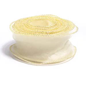 Nastro in organza bordo oro rotolo di tessuto trasparente per confezione bouquet e regali.