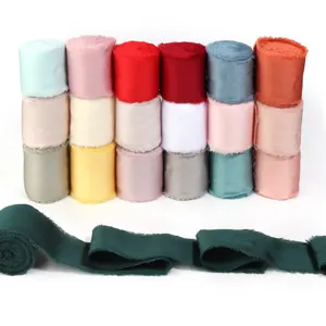 Set di rotoli di nastro in chiffon di seta con bordi sfrangiati colorati per bouquet di nozze DIY