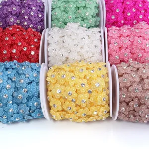 Kleurrijke plastic vijfbladige bloem strass parelketting rol voor doe-het-zelf sieraden