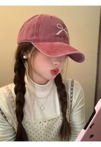 Casquette de baseball vintage lavée avec broderie nœud, grand bord chapeau femme.