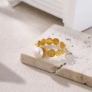 Exquisiter 18K vergoldeter Edelstahltropfen Perle Sonnenblumen offener Ring Schmuck Detail.