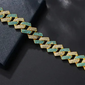 Hip-hop tweekleurige ijskoude Cubaanse ketting met sprankelende zircone kristallen.