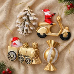 Set di ornamenti sospesi per albero di Natale, decorazione treno e scooter di Babbo