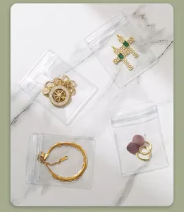 Sachets à fermeture zip en PVC transparent pour bijoux, parfaits pour le rangement et les cadeaux.
