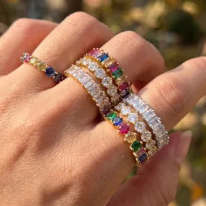 Edelstahl Regenbogen Zirkon stapelbarer Ring für Damen, trendiges Bonbonfarben Geschenk.