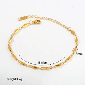 Detailed view of the stylish geometric stainless steel chain bracelet showcasing its exquisite links.