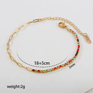 Detail des bunten Edelstahl Strassarmbands, 18+5 cm verstellbare Länge, 2 mm Breite.