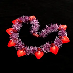 Valentinstag Herz leuchtende LED Halskette Lametta Girlande fur Party Requisite.