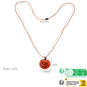 Halloween LED leuchtende Kürbis Halskette mit orangefarbener Kordel und gruseligem Anhänger.