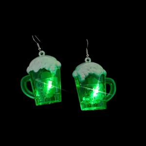 St. Patricks Tag LED leuchtende Bierkrug Ohrringe, kreative blinkende Party Schmuck Accessoires.
