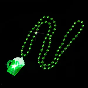 St. Patrick's Tag LED leuchtende grüne Bierkrug Perlenkette Party leuchtender Schmuck Detail