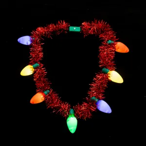 Weihnachten LED Lametta Halskette mit sieben bunten Glühbirnen für festliche Partydekoration.