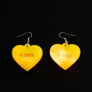 Orecchini pendenti LED a cuore giallo da donna festa di San Valentino gioielli regali