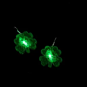 LED leuchtende grüne Kleeblatt Ohrringe St Patricks Day blinkende leuchtende Schmuck Party