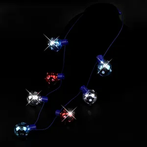 Collier lumineux LED pendentif boule disco clignotant fête lumière détail bijoux